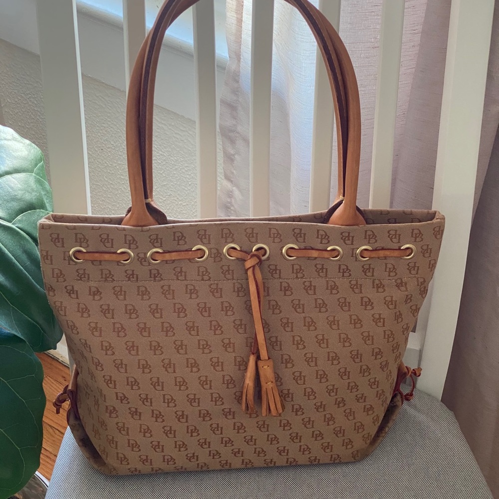 Dooney and Bourke Tote Bag